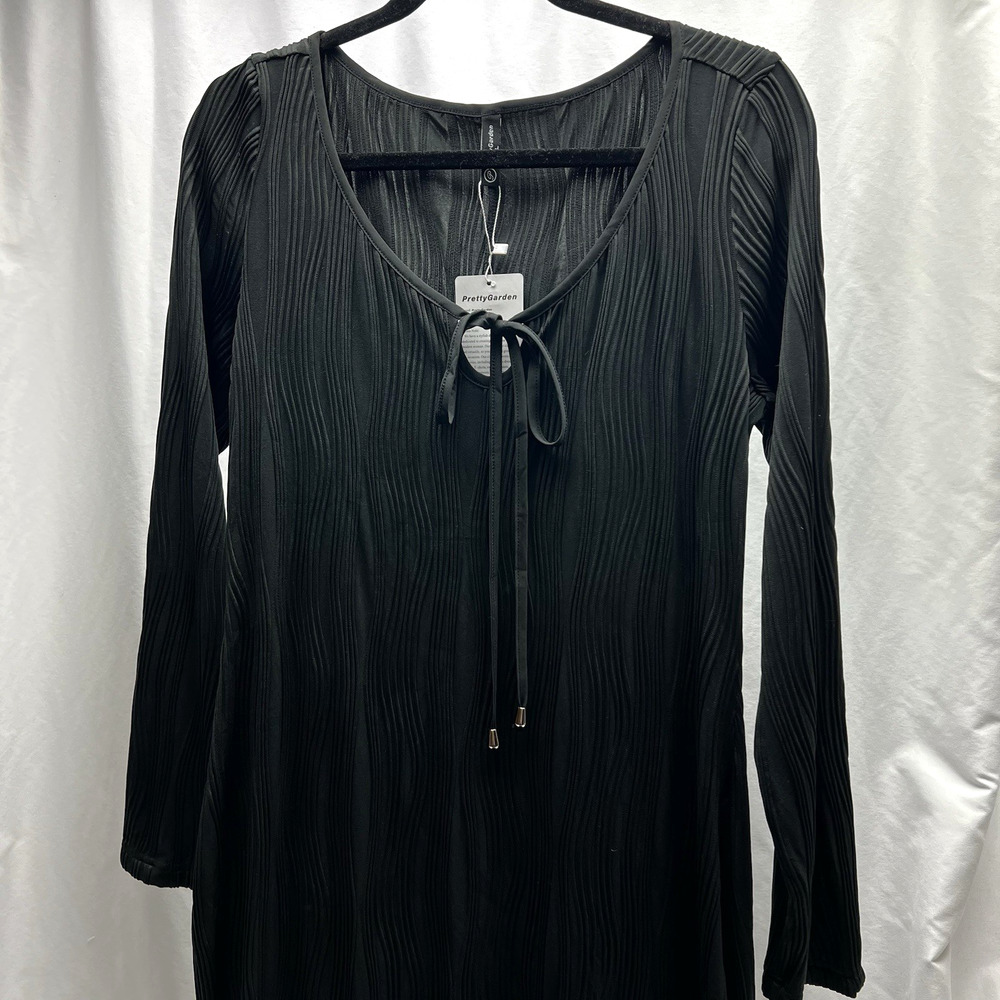 Pretty Garden Maxi Dress Size Large Black V Neck Textured Front Slit NWT - Picture 2 of 9